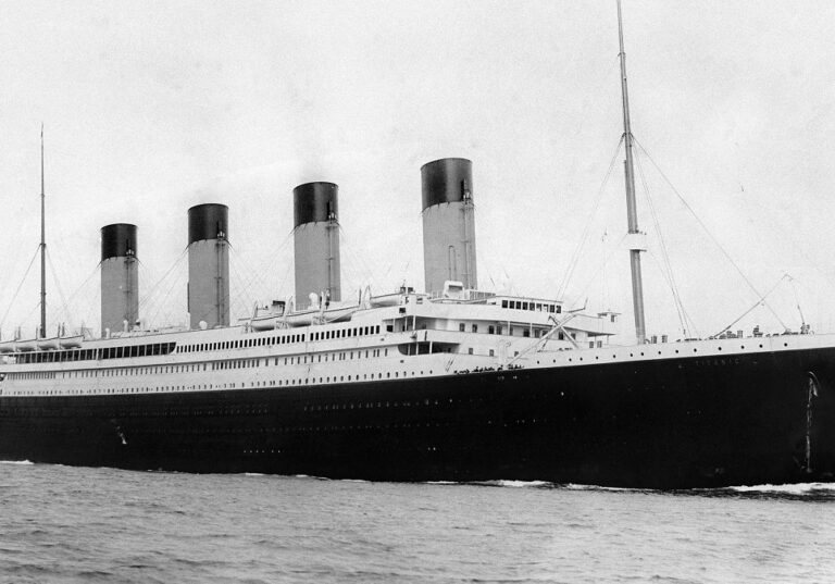 Is This 112-Year-Old Photograph the Iceberg That Sank the Titanic?